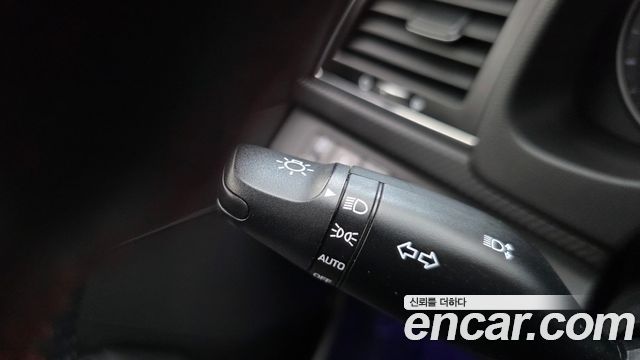 Hyundai AVANTE 2017 — photo 29