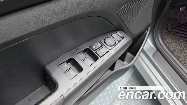 Hyundai AVANTE 2017 — photo 30