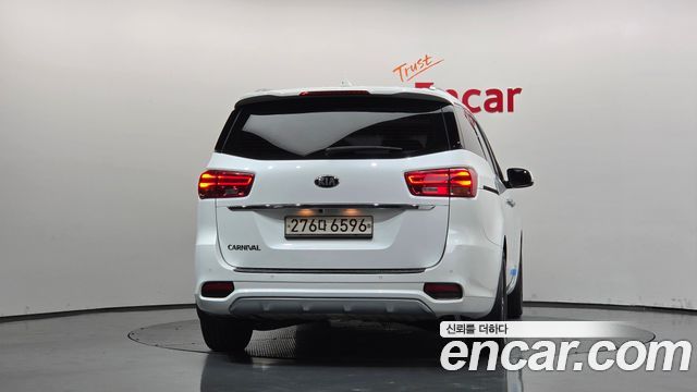 Kia Canival 2019 — photo 4