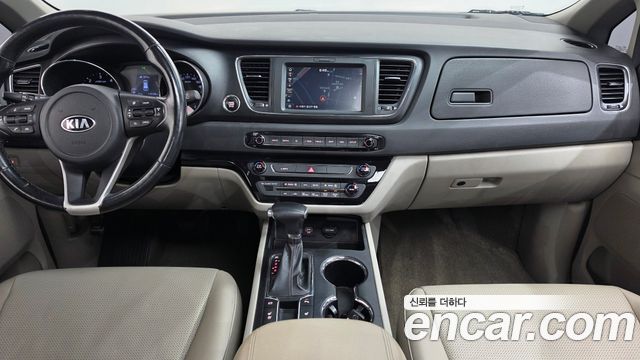 Kia Canival 2019 — photo 10