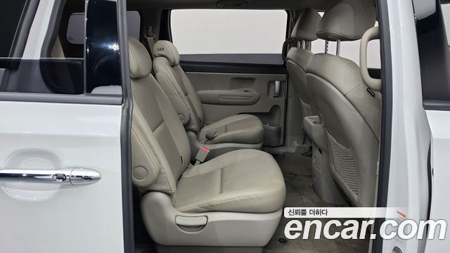 Kia Canival 2019 — photo 17