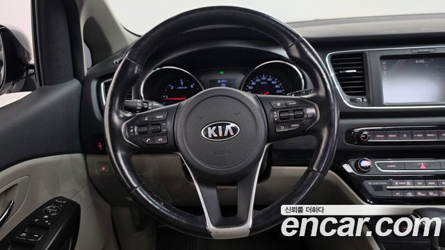 Kia Canival 2019 — photo 18
