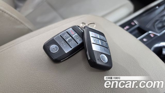 Kia Canival 2019 — photo 21