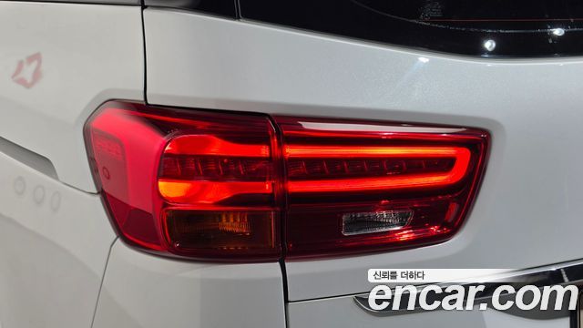 Kia Canival 2019 — photo 9