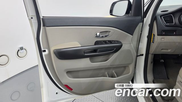 Kia Canival 2019 — photo 14