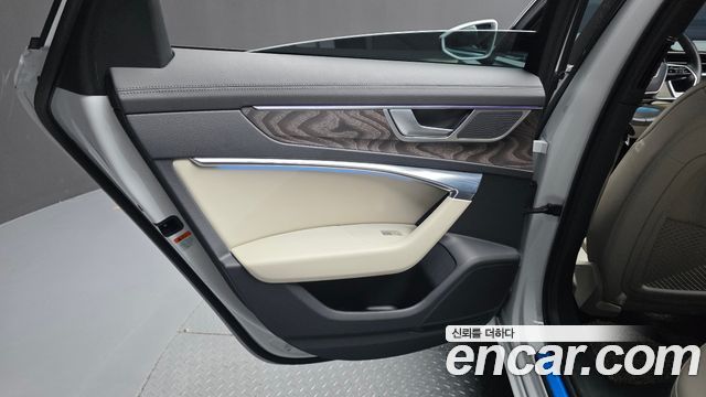 Audi A6 2023 — photo 15