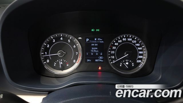 Hyundai Venue 2022 — photo 8