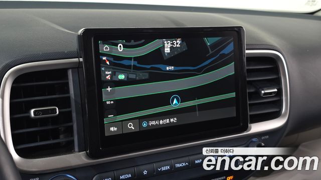 Hyundai Venue 2022 — photo 13