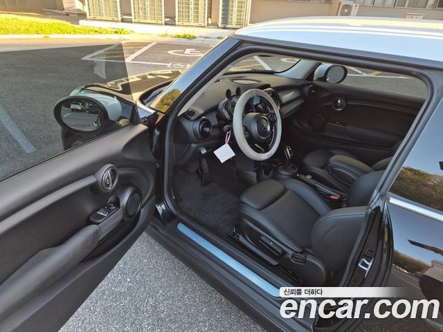 Mini Cooper 2020 — photo 11