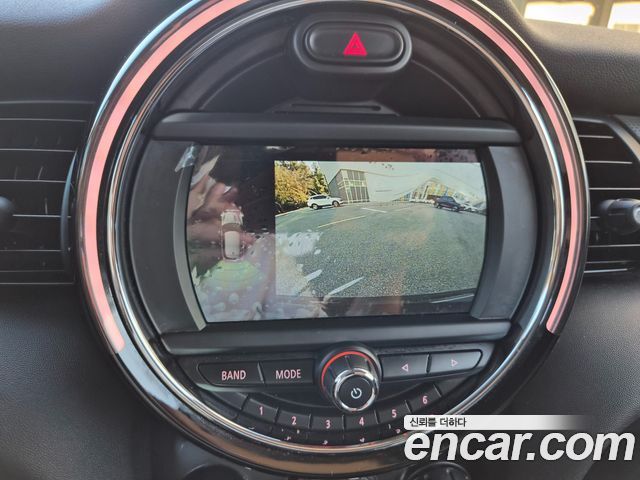 Mini Cooper 2020 — photo 16