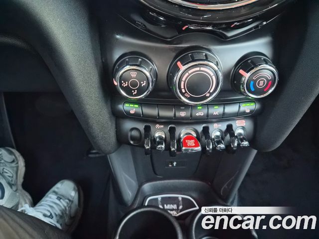 Mini Cooper 2020 — photo 18
