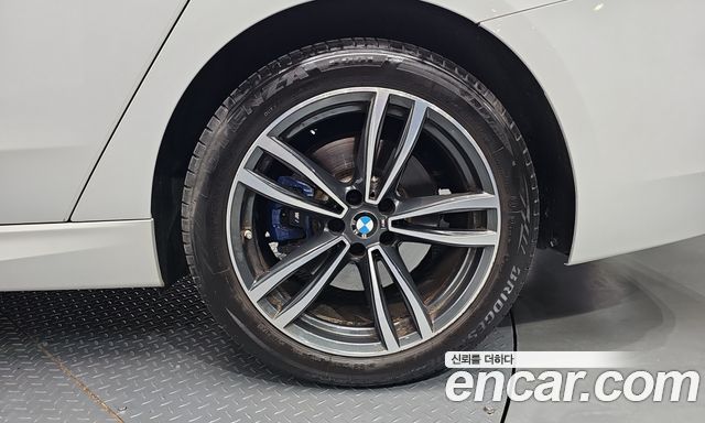 BMW Gran Turismo 2023 — photo 7