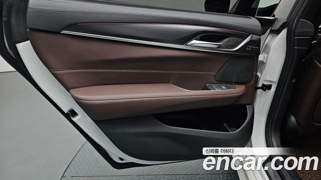 BMW Gran Turismo 2023 — photo 15