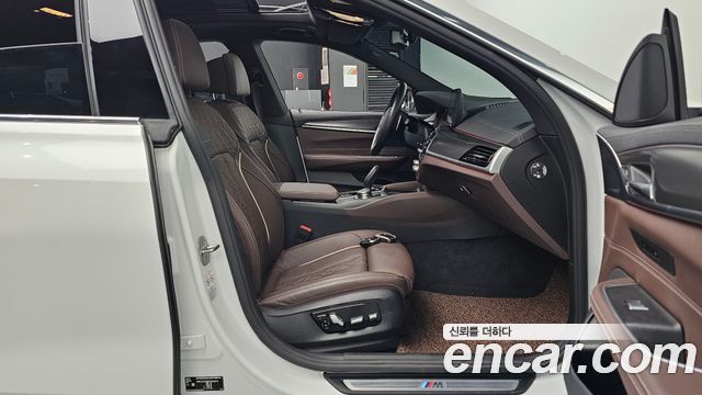 BMW Gran Turismo 2023 — photo 16
