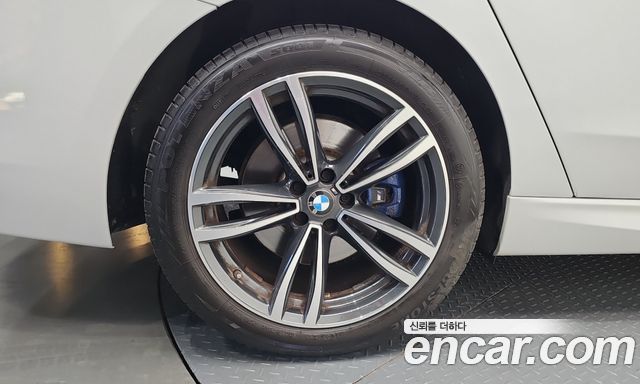 BMW Gran Turismo 2023 — photo 40