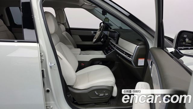 Hyundai Santafe 2025 — photo 16