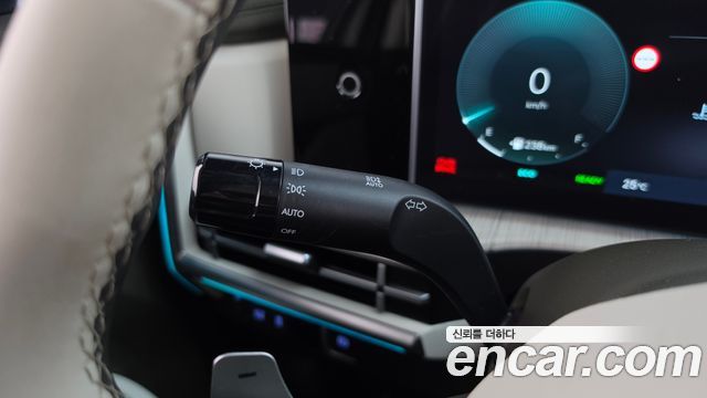 Hyundai Santafe 2025 — photo 29