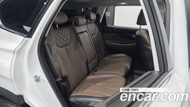 Hyundai Santafe 2023 — photo 18