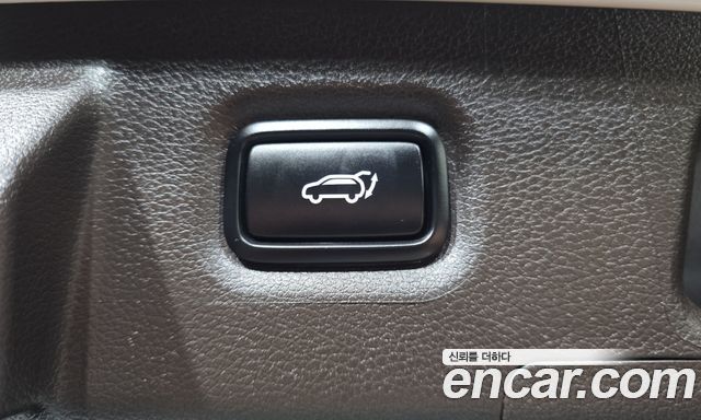 Hyundai Santafe 2023 — photo 25