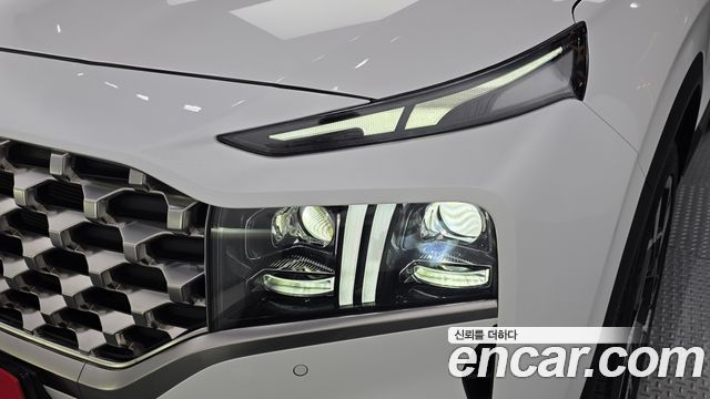 Hyundai Santafe 2023 — photo 8