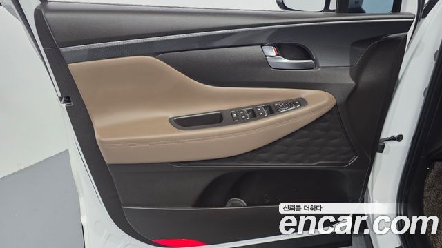 Hyundai Santafe 2023 — photo 14