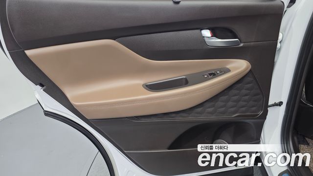 Hyundai Santafe 2023 — photo 15