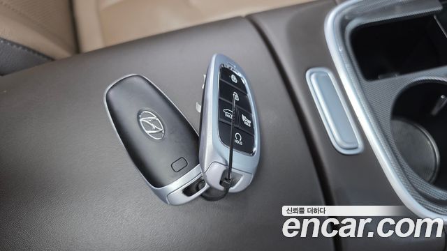 Hyundai Santafe 2023 — photo 27