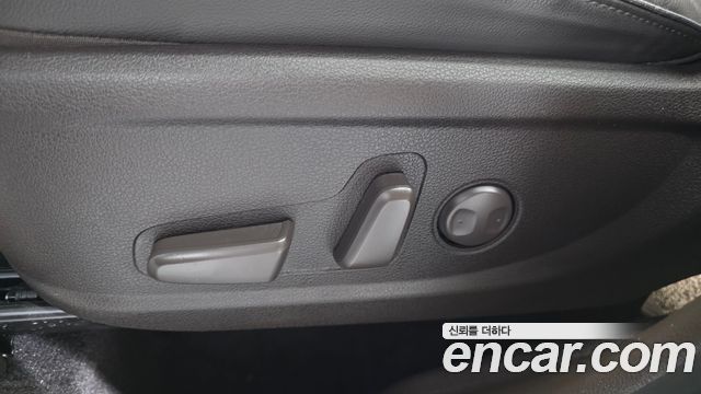 Hyundai Santafe 2023 — photo 31
