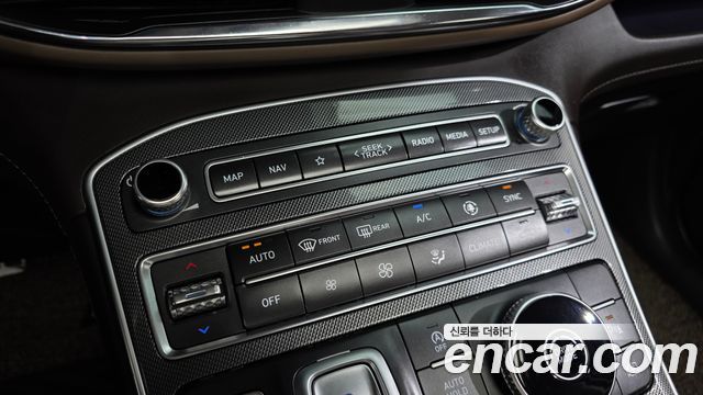 Hyundai Santafe 2023 — photo 33