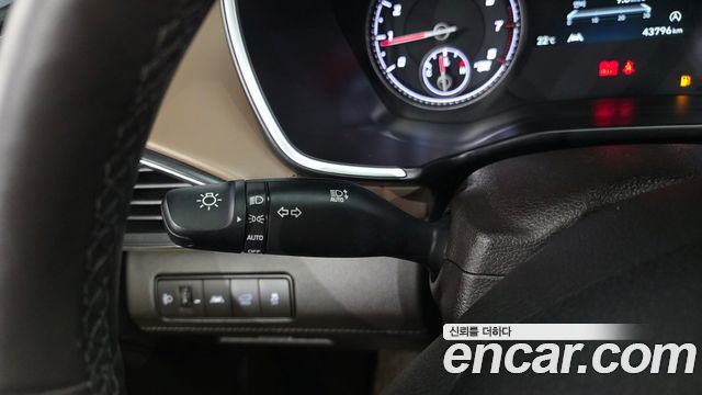 Hyundai Santafe 2023 — photo 35