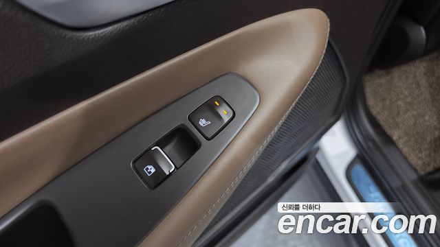 Hyundai Santafe 2023 — photo 37