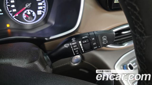 Hyundai Santafe 2023 — photo 38