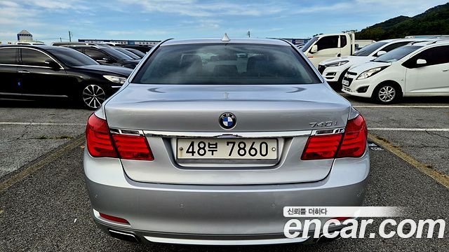 BMW 7-Series 2010 — photo 4