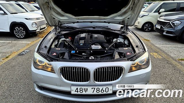 BMW 7-Series 2010 — photo 6