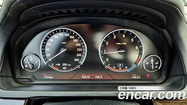 BMW 7-Series 2010 — photo 8