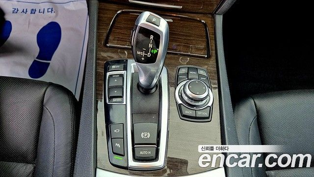 BMW 7-Series 2010 — photo 9
