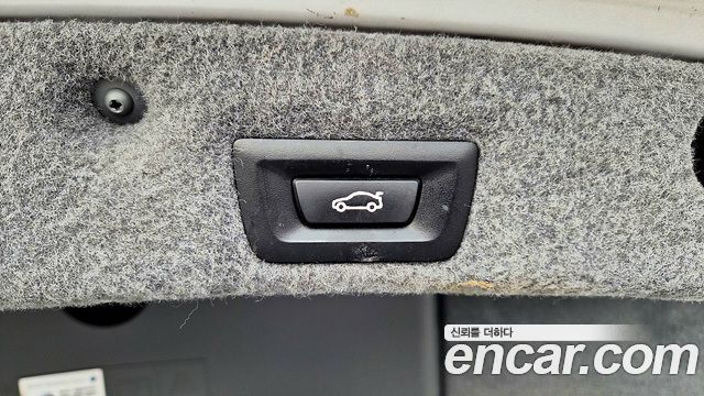 BMW 7-Series 2010 — photo 12