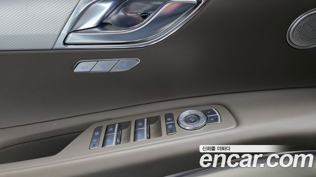Genesis GV80 2023 — photo 26