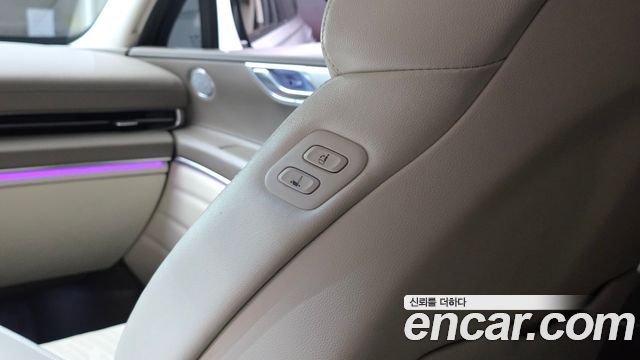 Genesis GV80 2023 — photo 28