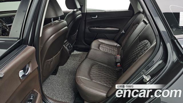 Kia K5 2019 — photo 17