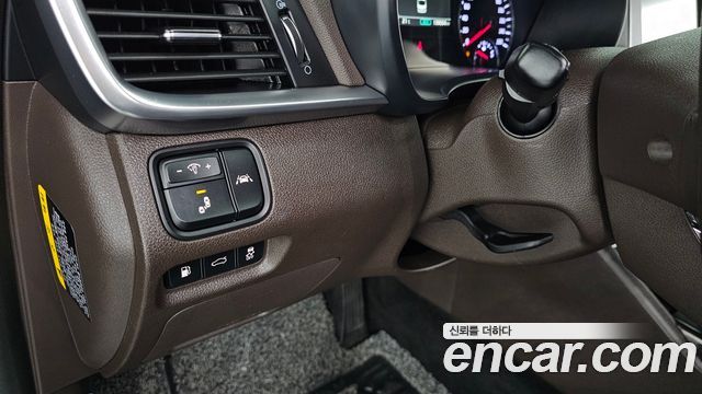 Kia K5 2019 — photo 25