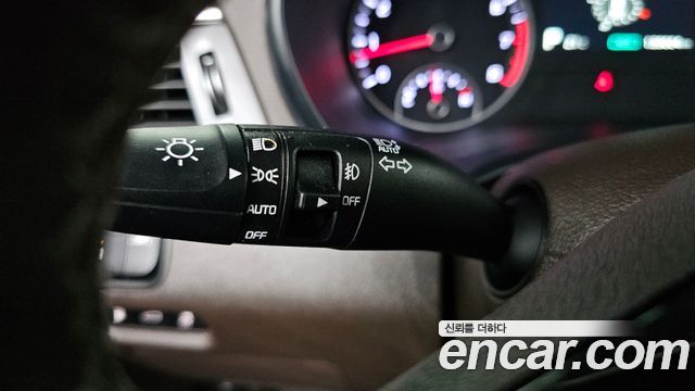 Kia K5 2019 — photo 30