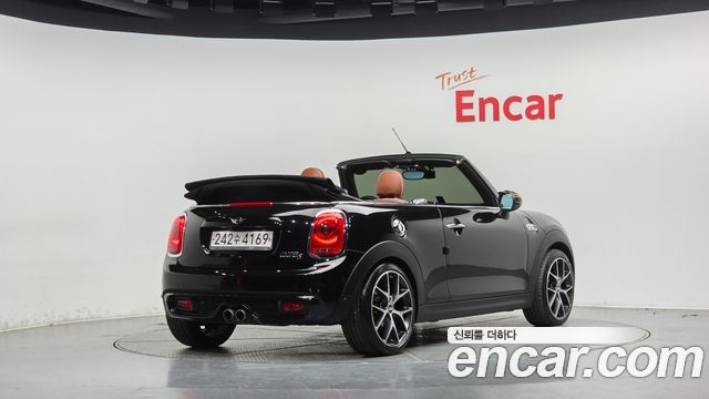 Mini Cooper Convertible 2016 — photo 2