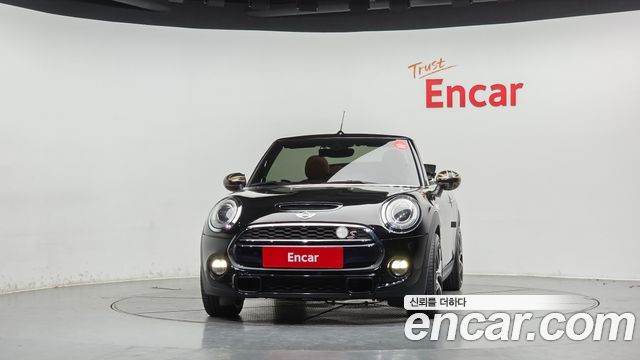Mini Cooper Convertible 2016 — photo 3