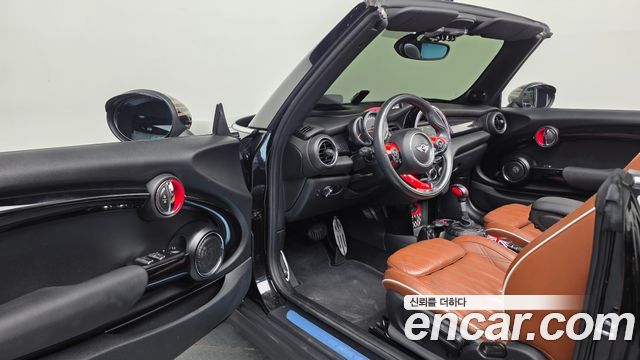 Mini Cooper Convertible 2016 — photo 10