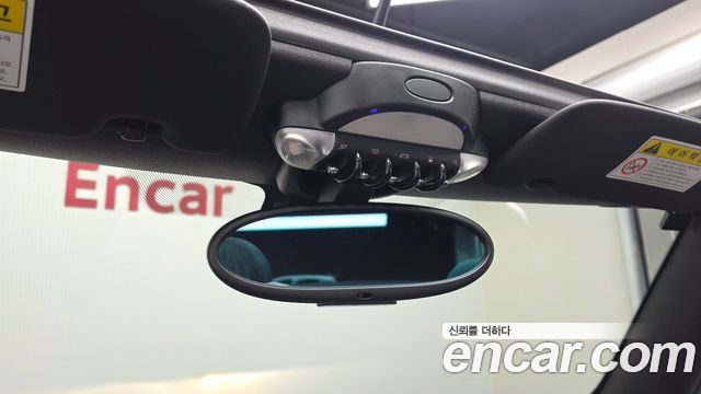 Mini Cooper Convertible 2015 — photo 16