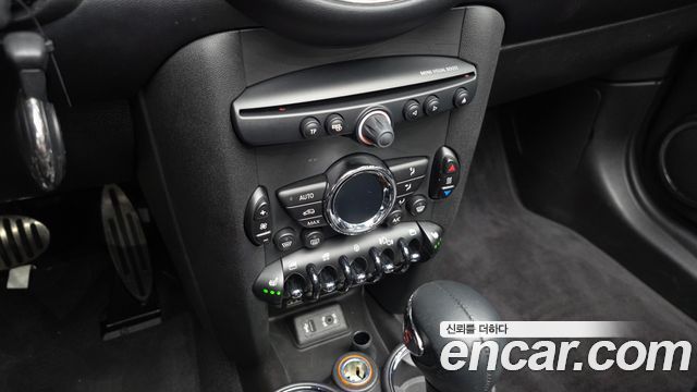 Mini Cooper Convertible 2015 — photo 17
