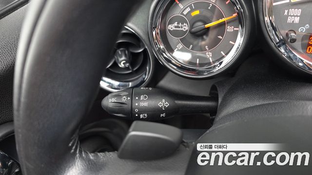 Mini Cooper Convertible 2015 — photo 18
