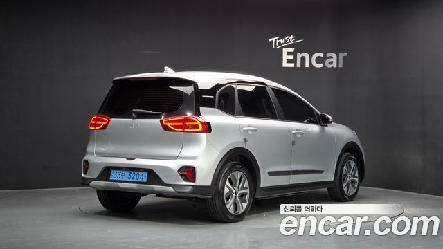 Kia Niro 2023 — photo 2