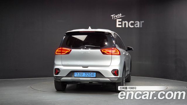Kia Niro 2023 — photo 4